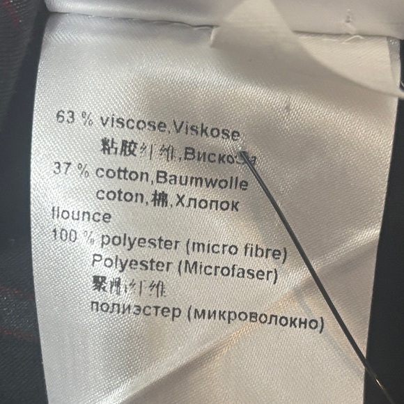 Marc Cain Black Pinstripe Button Blouse Tiered Shoulders - Picture 6 of 6